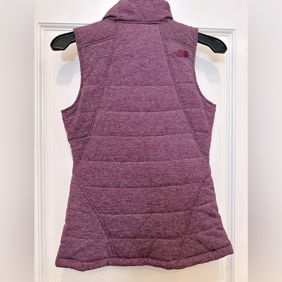 The North Face women’s puffer vest XS - Picture 3 of 8